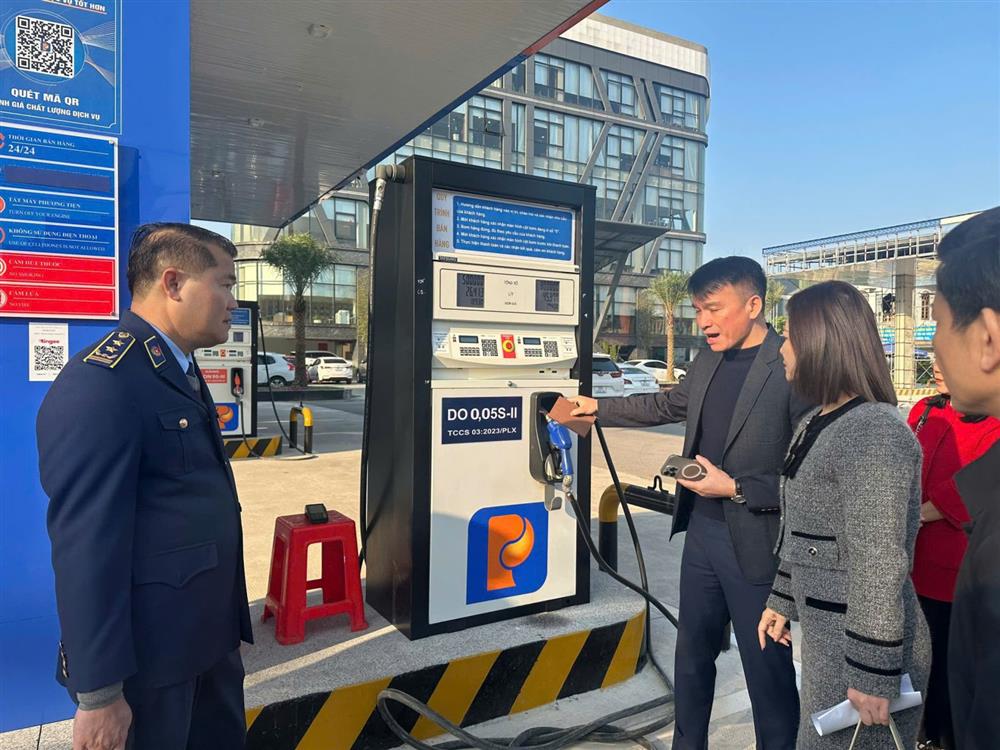 Hoả tốc yêu cầu tăng cường kiểm tra kinh doanh xăng dầu trong nước trước biến động quốc tế